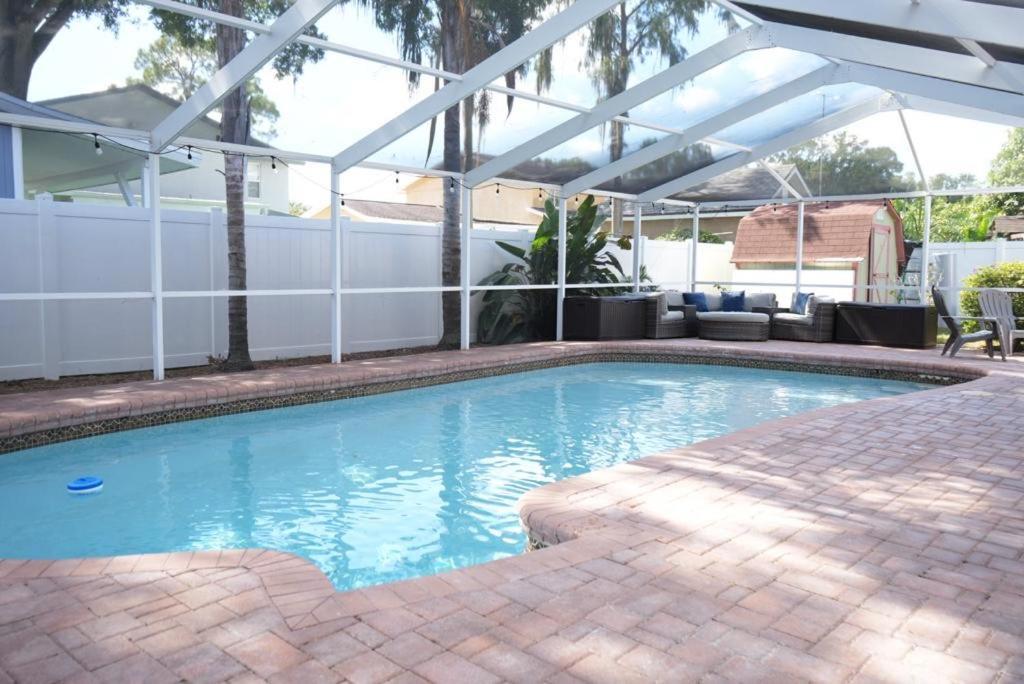 Hosting New Villa Tampa Buitenkant foto